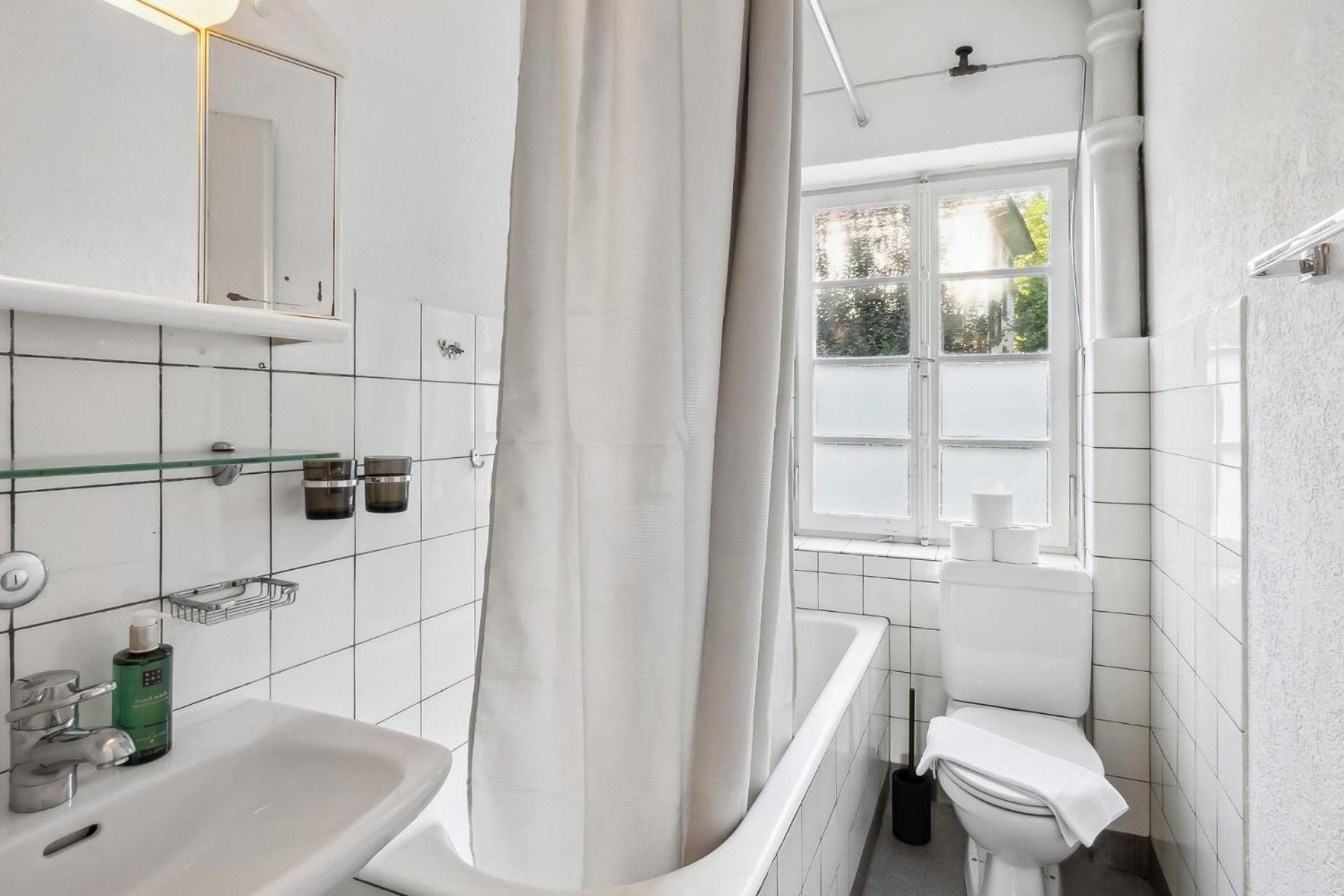 Homey Comfort In Oerlikon Zurich Ngoại thất bức ảnh